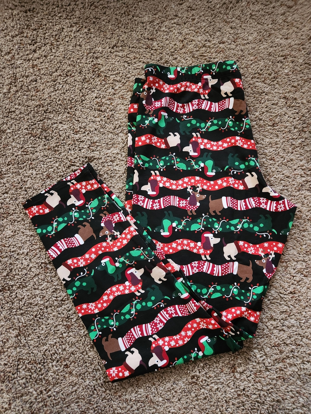 No Boundaries Holiday Dachshund Leggings. Black,Red & Green Size XL(15/17) Youth